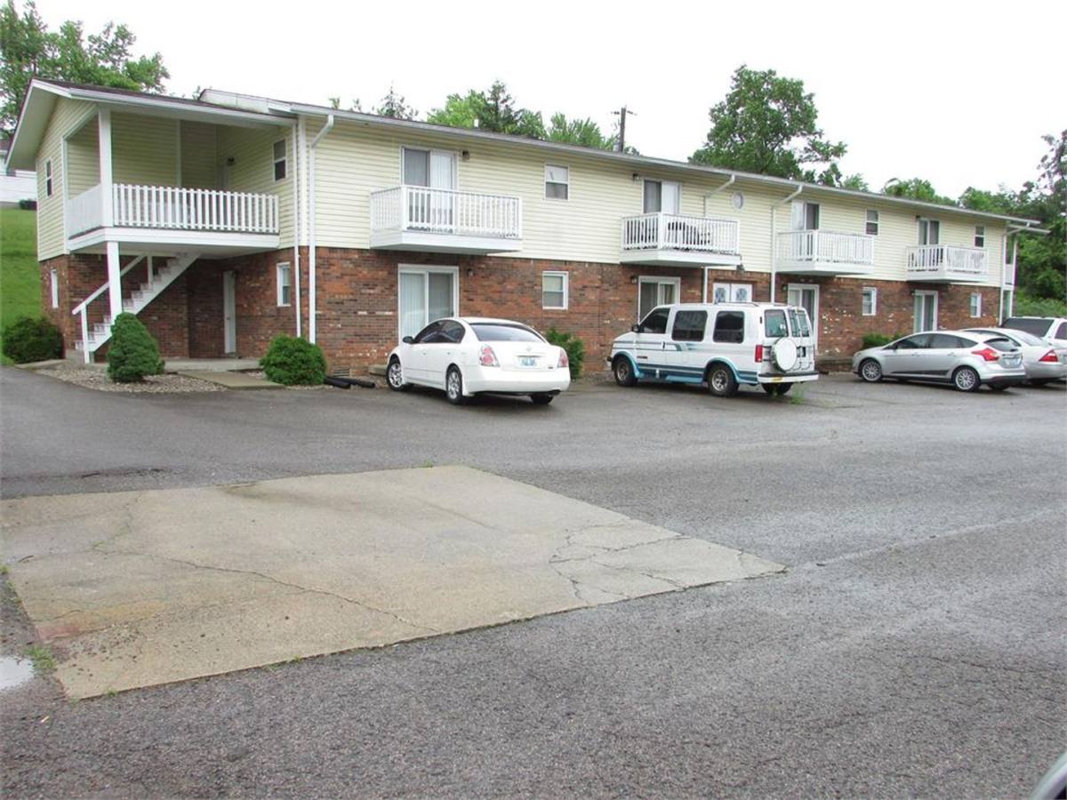 Apartment for rent at 1190 Lois Lane, Radcliff, KY 40160