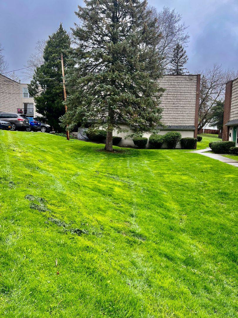 Apartment for rent at 4915 W Genesee St, Camillus, NY 13031
