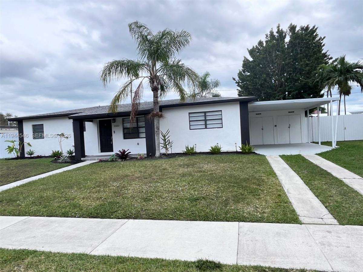 Apartment for rent at 9900 Dominican Dr, Miami, FL 33189