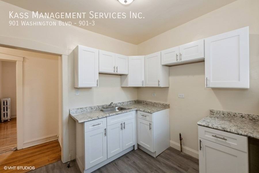 Apartment for rent at 901 Washington Blvd #901-3, Oak Park, IL 60302