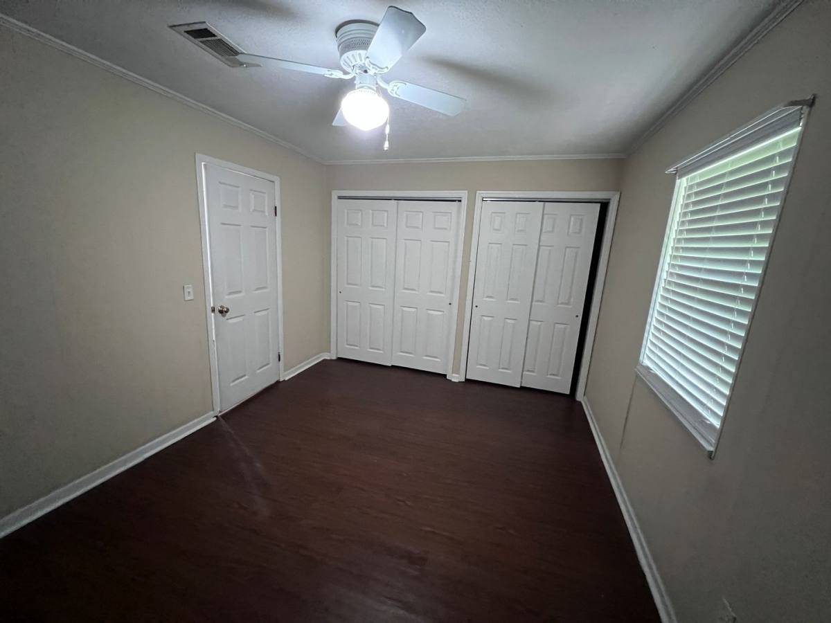 Apartment for rent at 362 W Glenn Ave, Auburn, AL 36830