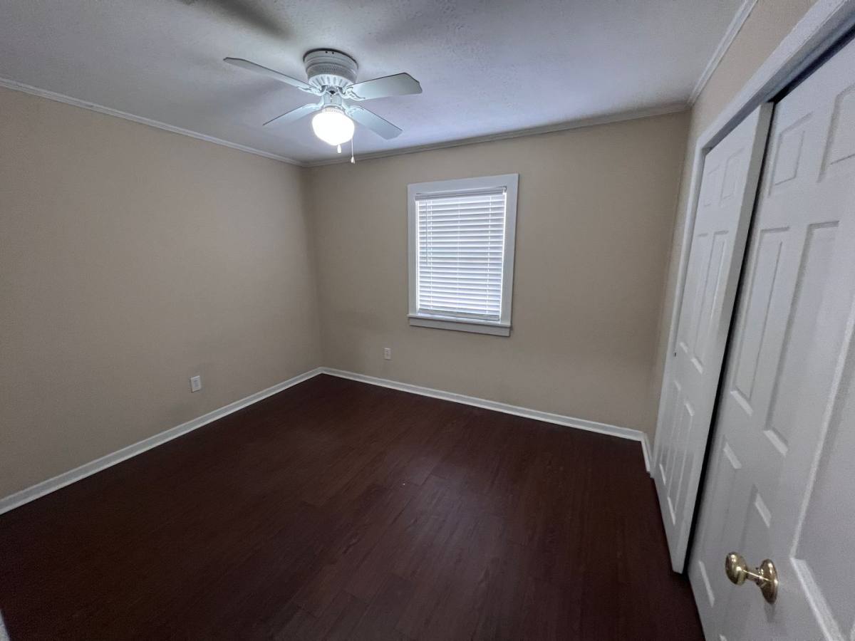 Apartment for rent at 362 W Glenn Ave, Auburn, AL 36830