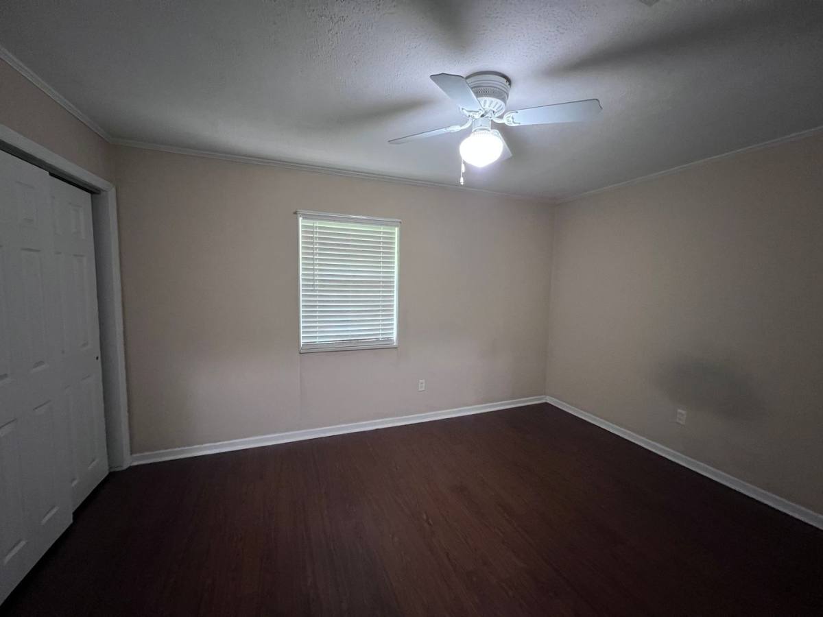 Apartment for rent at 362 W Glenn Ave, Auburn, AL 36830