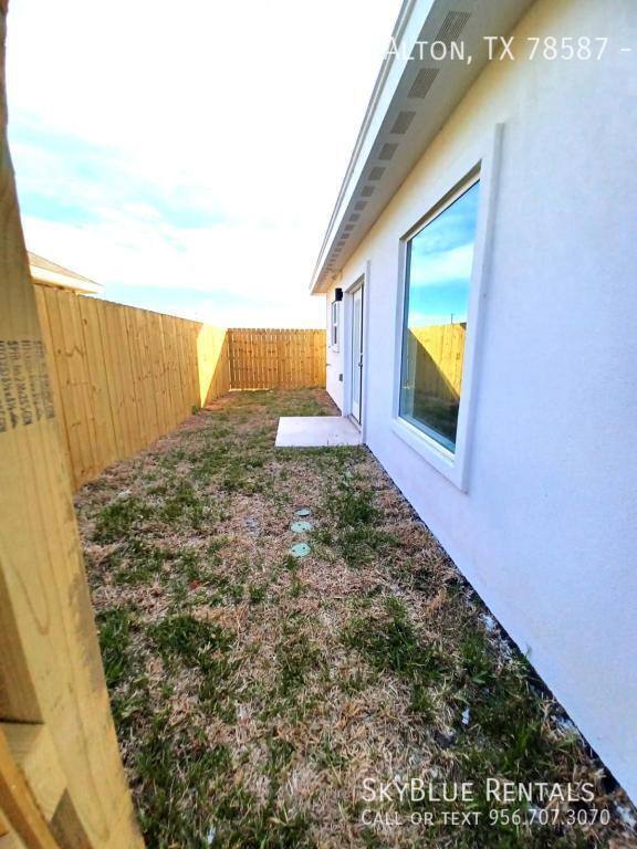 Apartment for rent at 1404 S Xanthia St #2 Alton, 78587, Mission, TX 78573