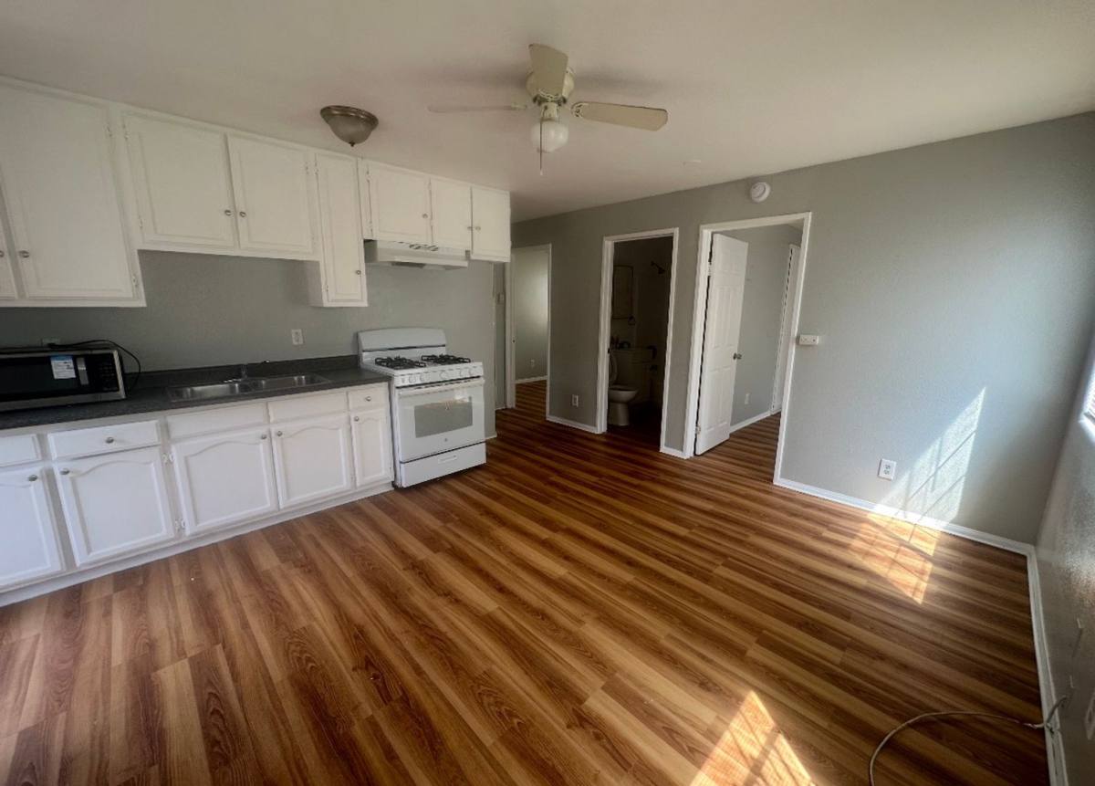 Apartment for rent at 1042-1046 Gaviota Ave, Long Beach, CA 90813