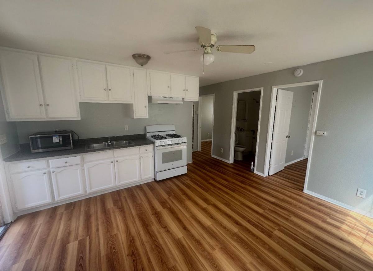Apartment for rent at 1042-1046 Gaviota Ave, Long Beach, CA 90813