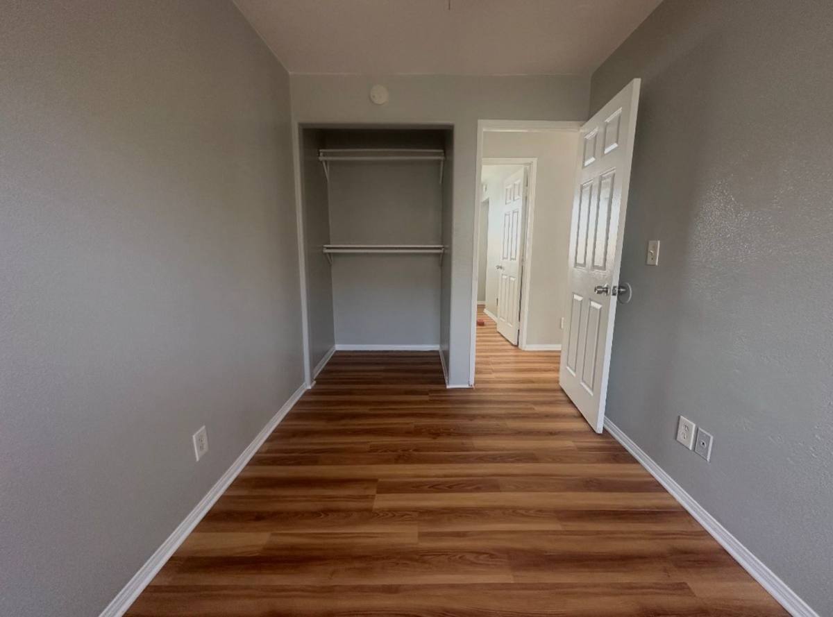 Apartment for rent at 1042-1046 Gaviota Ave, Long Beach, CA 90813