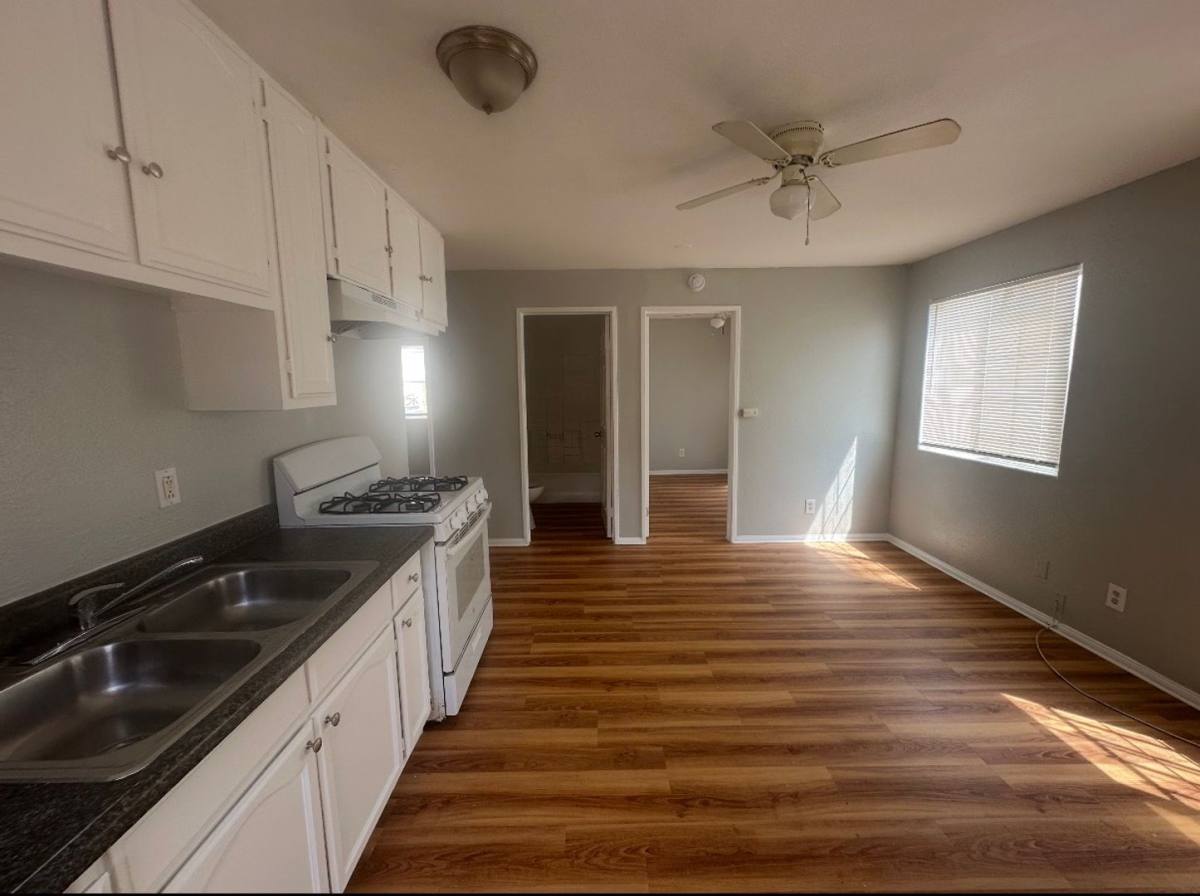 Apartment for rent at 1042-1046 Gaviota Ave, Long Beach, CA 90813