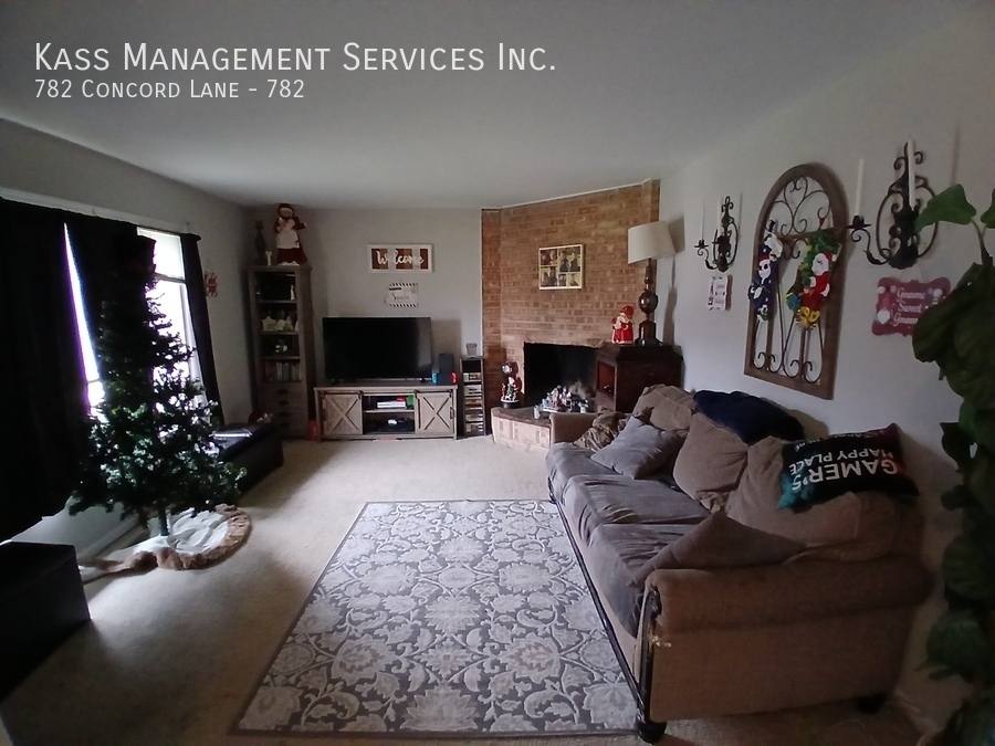 Townhouse for rent at 782 Concord Lane #782, Barrington, IL 60010