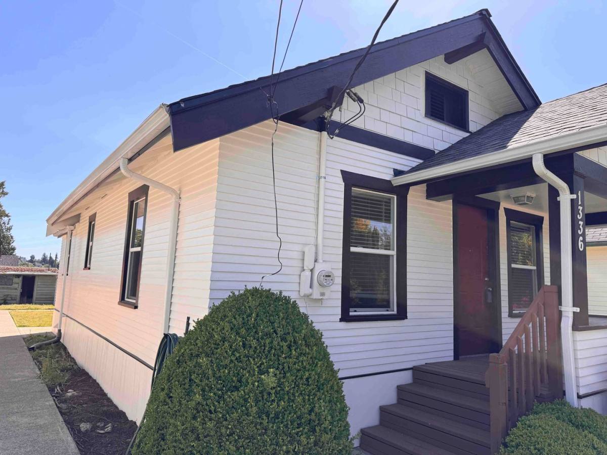 House for rent at 1336 Elizabeth Ave, Bremerton, WA 98337