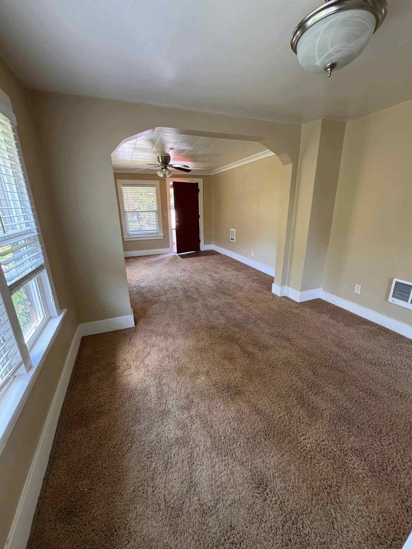 House for rent at 1336 Elizabeth Ave, Bremerton, WA 98337