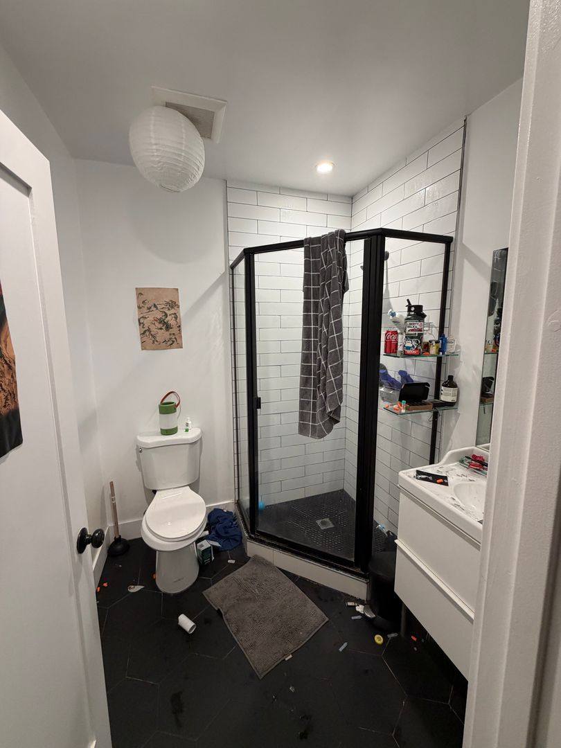 Apartment for rent at 2113 S Oak St, Los Angeles, CA 90007