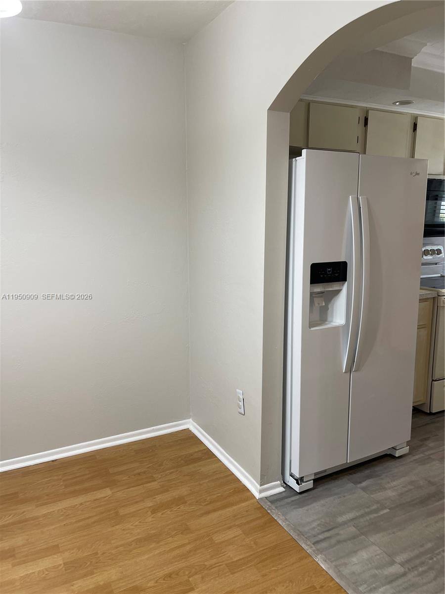Apartment for rent at 2121 Collier Ave #215, Fort Myers, FL 33901