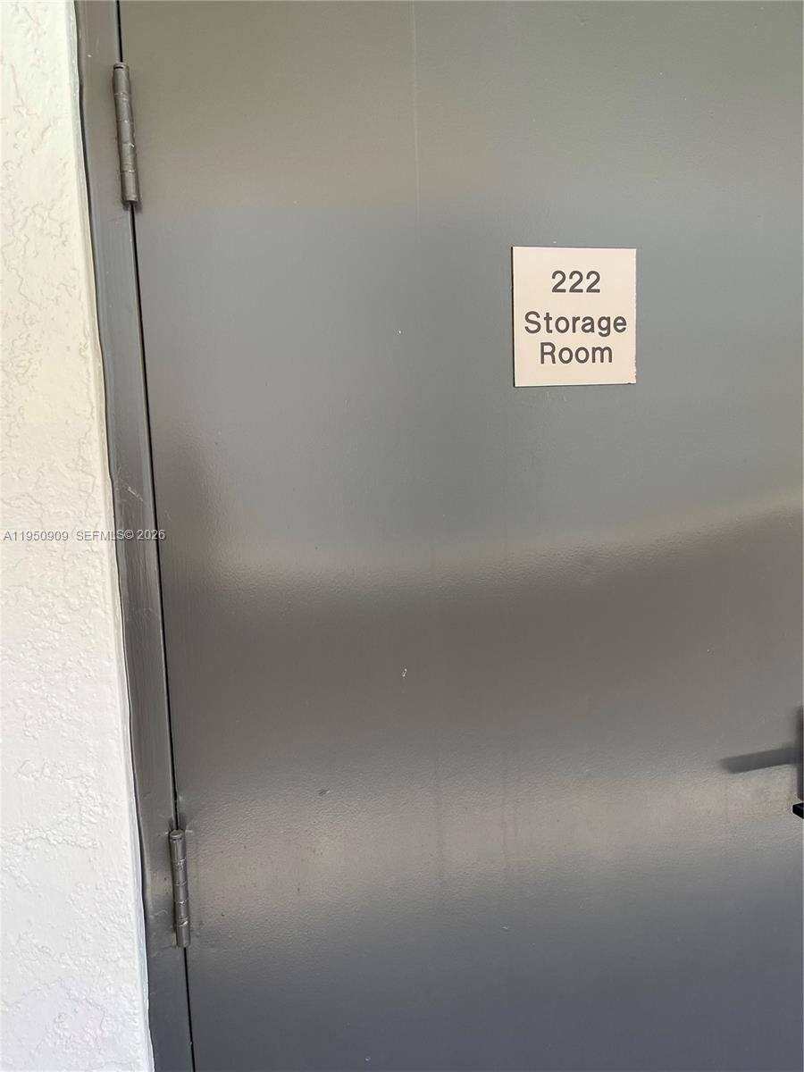 Apartment for rent at 2121 Collier Ave #215, Fort Myers, FL 33901