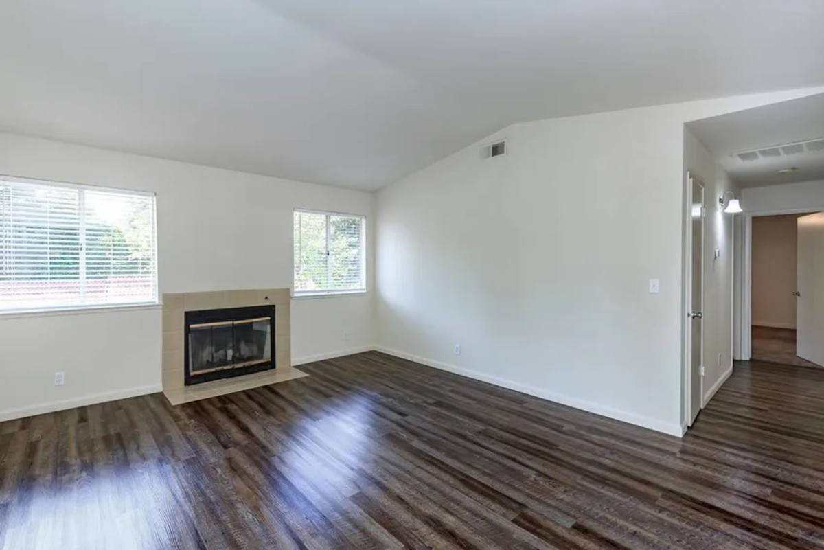 Apartment for rent at 6549 N Palm, Fresno, CA 93704