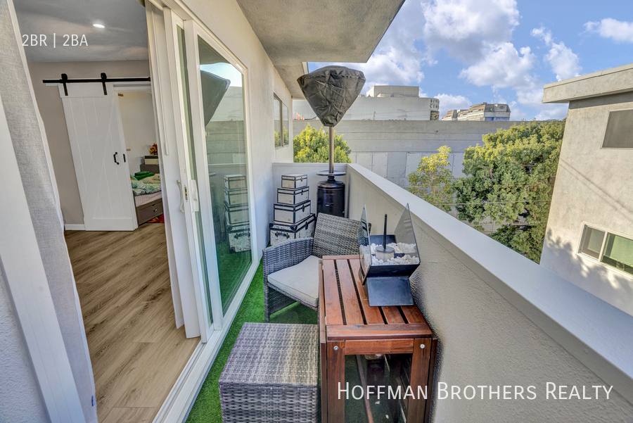 Apartment for rent at 121 N Croft Ave #308, Los Angeles, CA 90048