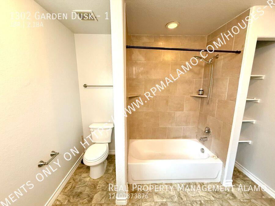 Apartment for rent at 1302 Garden Dusk #1, San Antonio, TX 78245