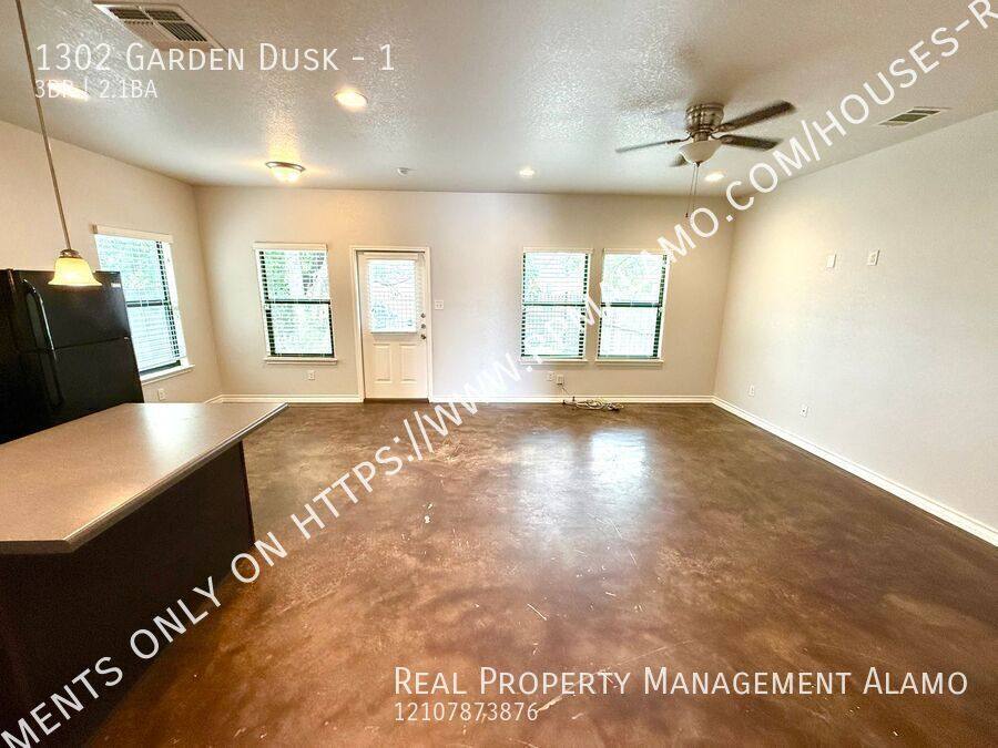Apartment for rent at 1302 Garden Dusk #1, San Antonio, TX 78245