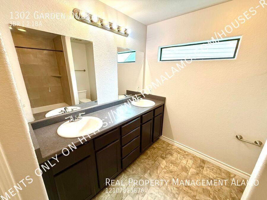 Apartment for rent at 1302 Garden Dusk #1, San Antonio, TX 78245