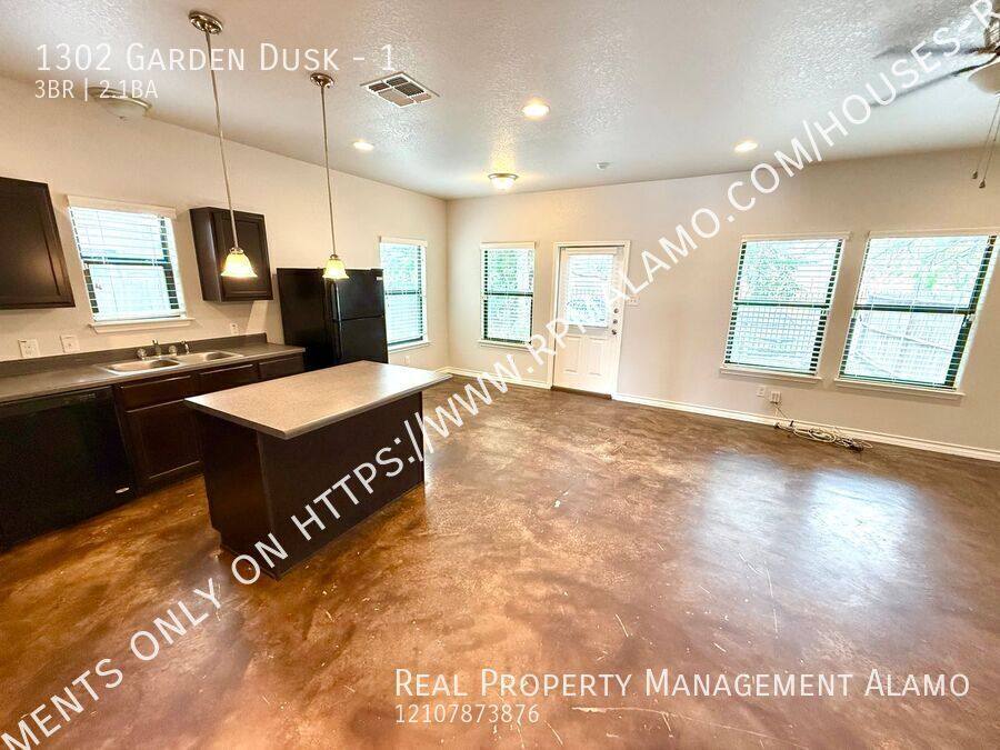 Apartment for rent at 1302 Garden Dusk #1, San Antonio, TX 78245