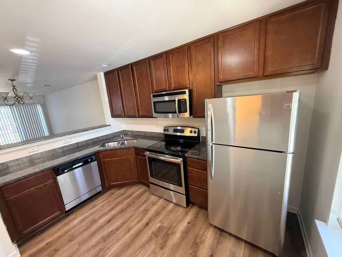 Townhouse for rent at 1333 Killashee, Charlotte, NC 28213