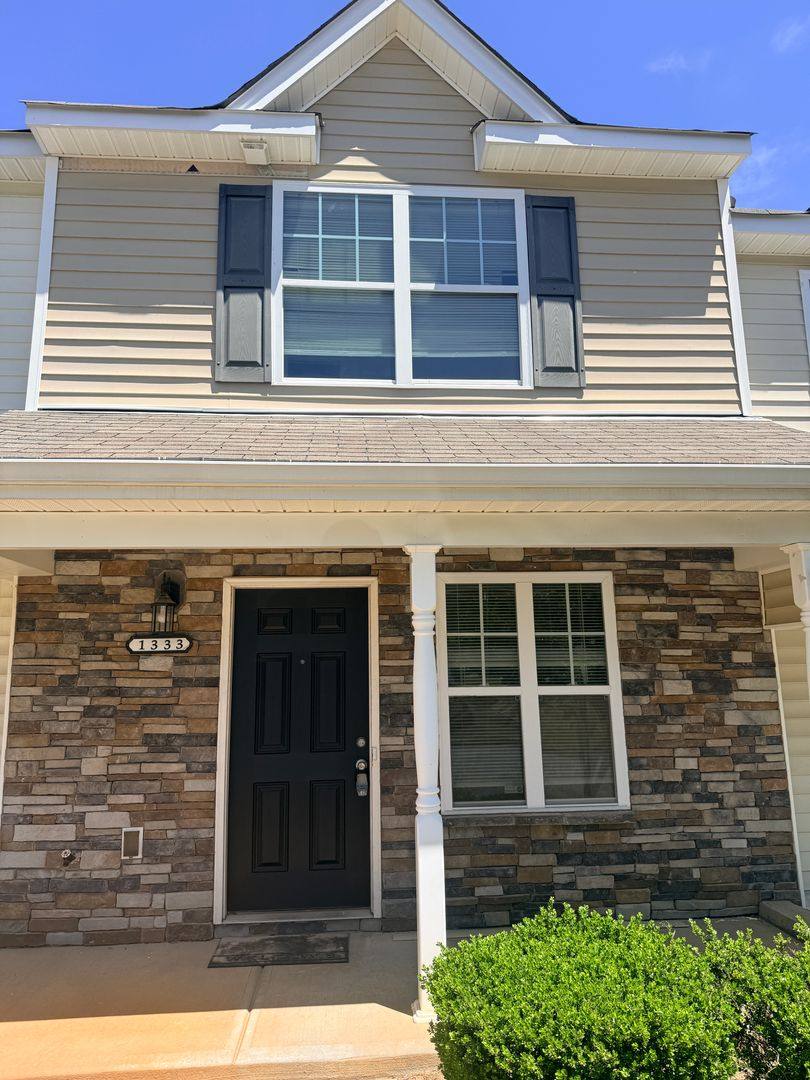 Townhouse for rent at 1333 Killashee, Charlotte, NC 28213