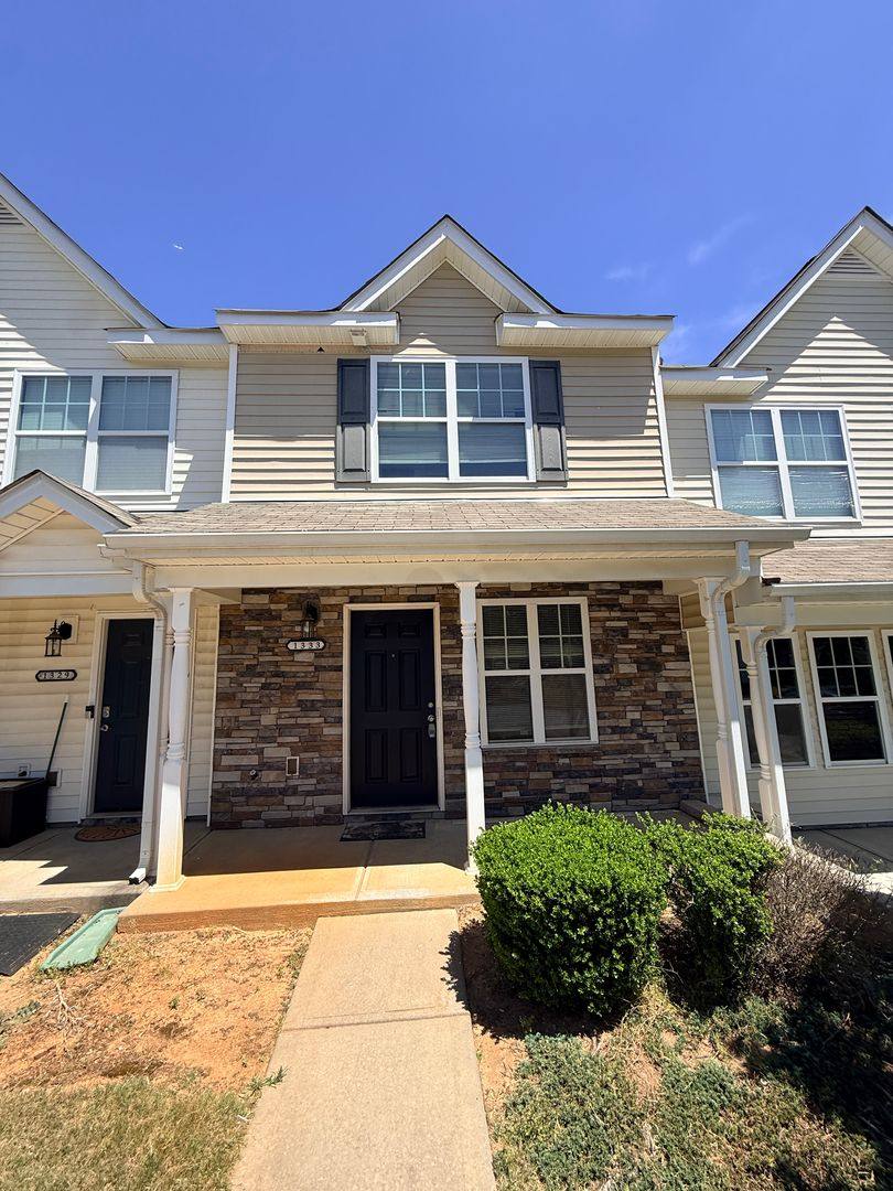 Townhouse for rent at 1333 Killashee, Charlotte, NC 28213