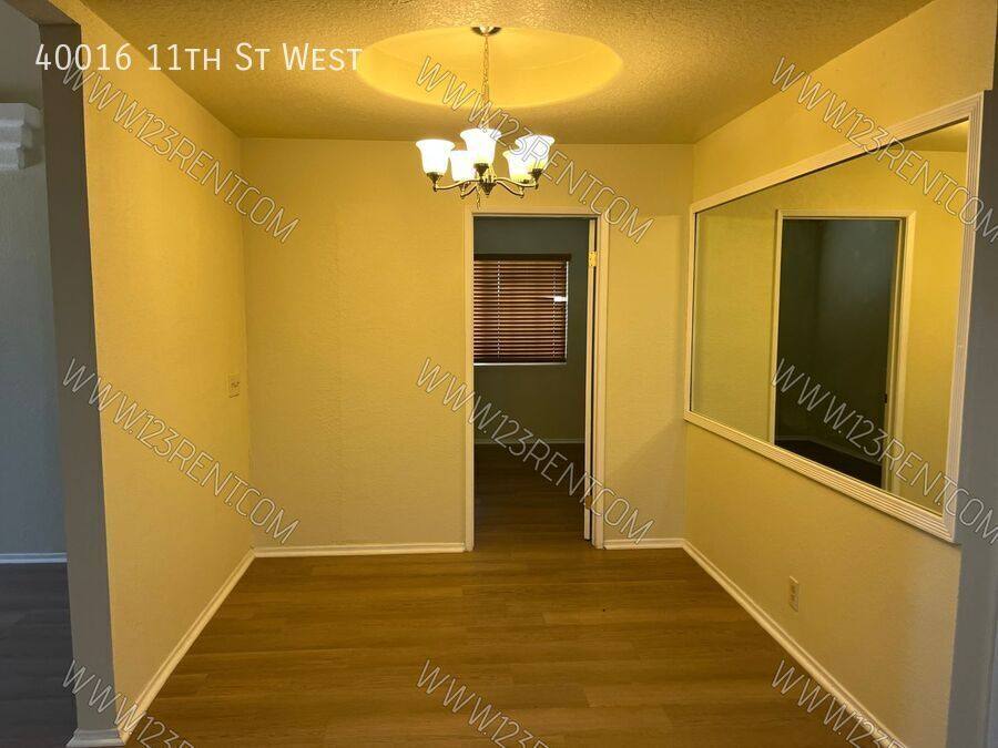House for rent at 40016 11th St W, Palmdale, CA 93551