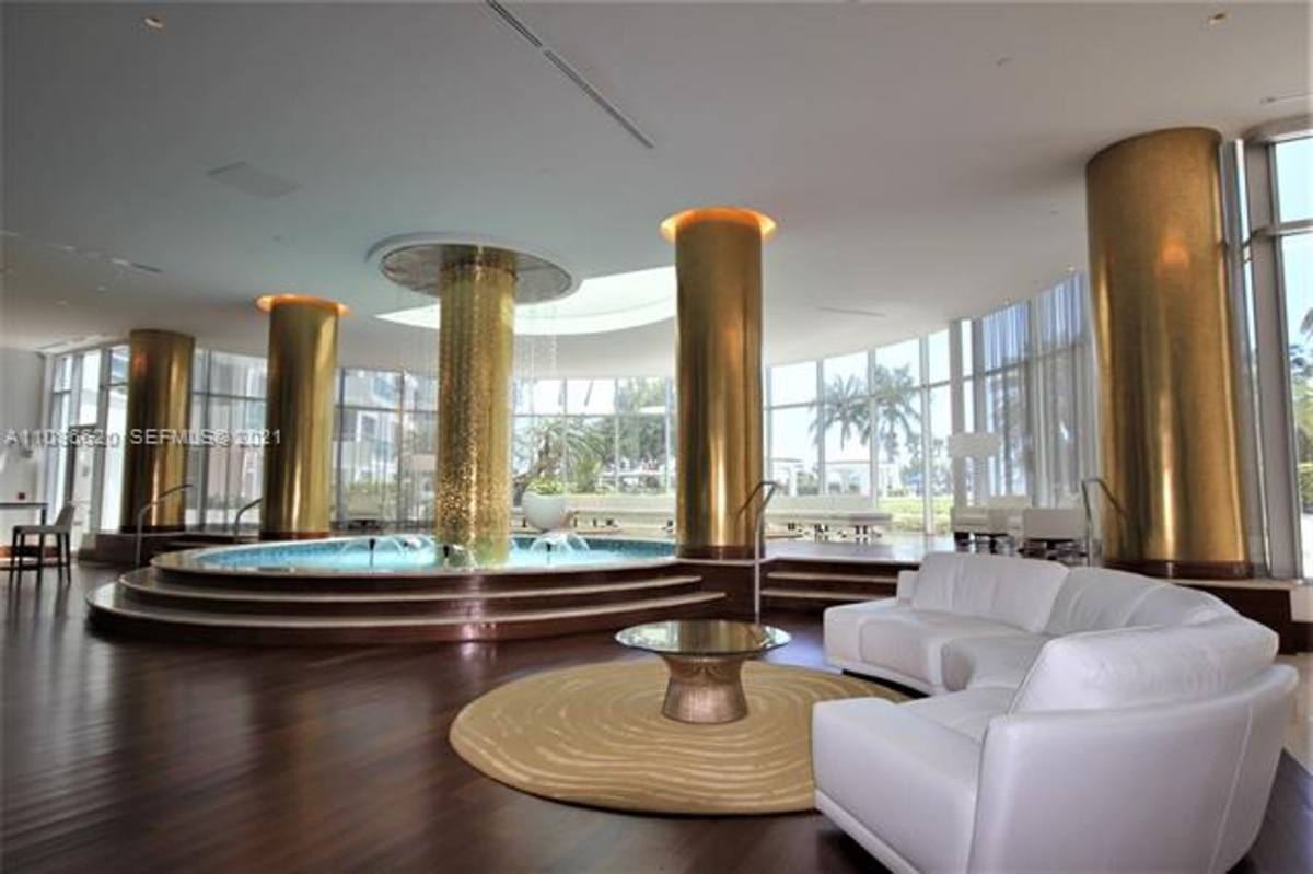 Apartment for rent at 5151 Collins Ave, Miami Beach, FL 33140