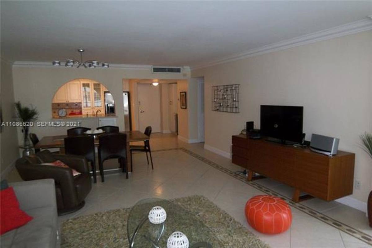 Apartment for rent at 5151 Collins Ave, Miami Beach, FL 33140