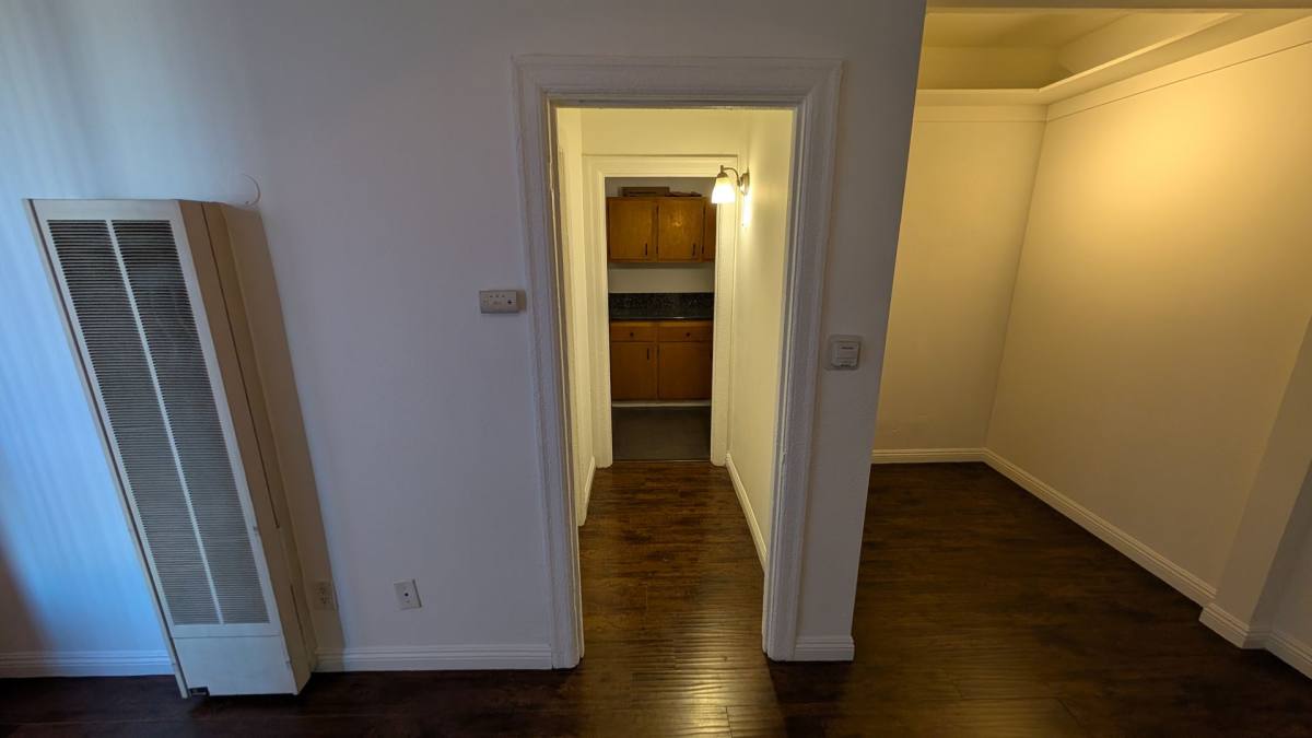 Apartment for rent at 5425 Santa Monica Blvd, Los Angeles, CA 90029