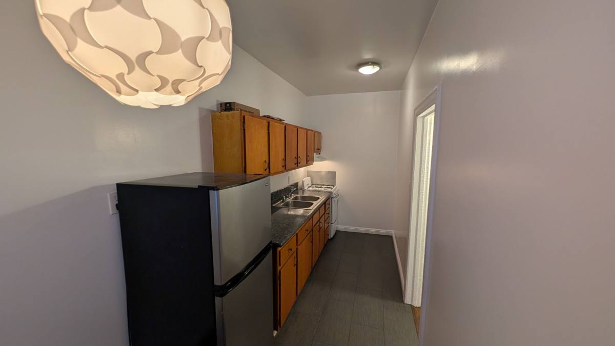 Apartment for rent at 5425 Santa Monica Blvd, Los Angeles, CA 90029