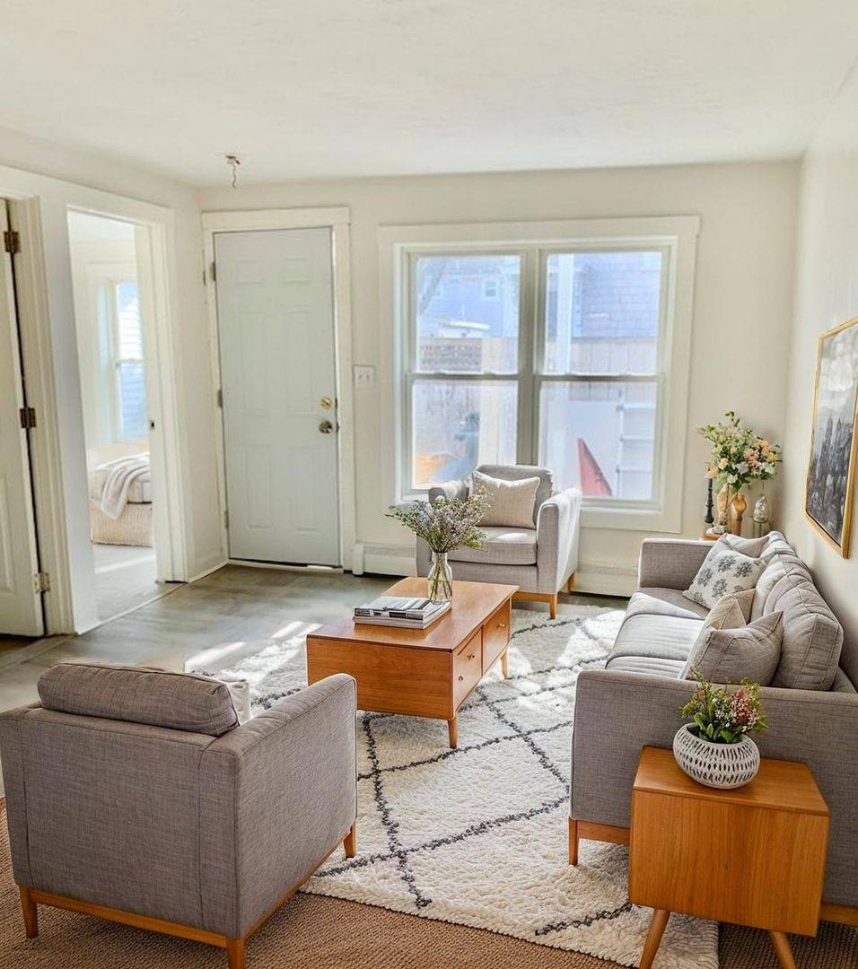 Apartment for rent at 4-6 W Central Ave, Onset, MA 02558