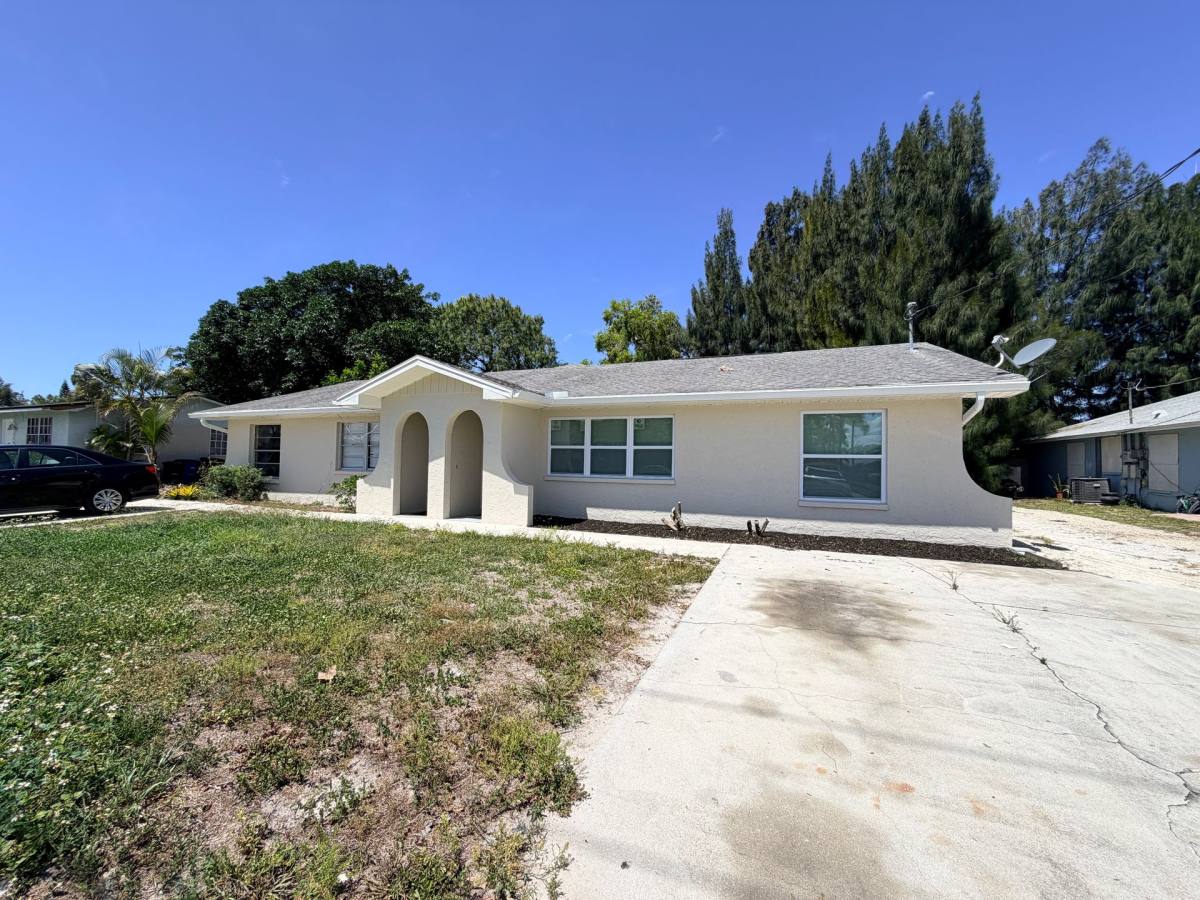 Townhouse for rent at 18600 Miami Blvd, Fort Myers, FL 33967