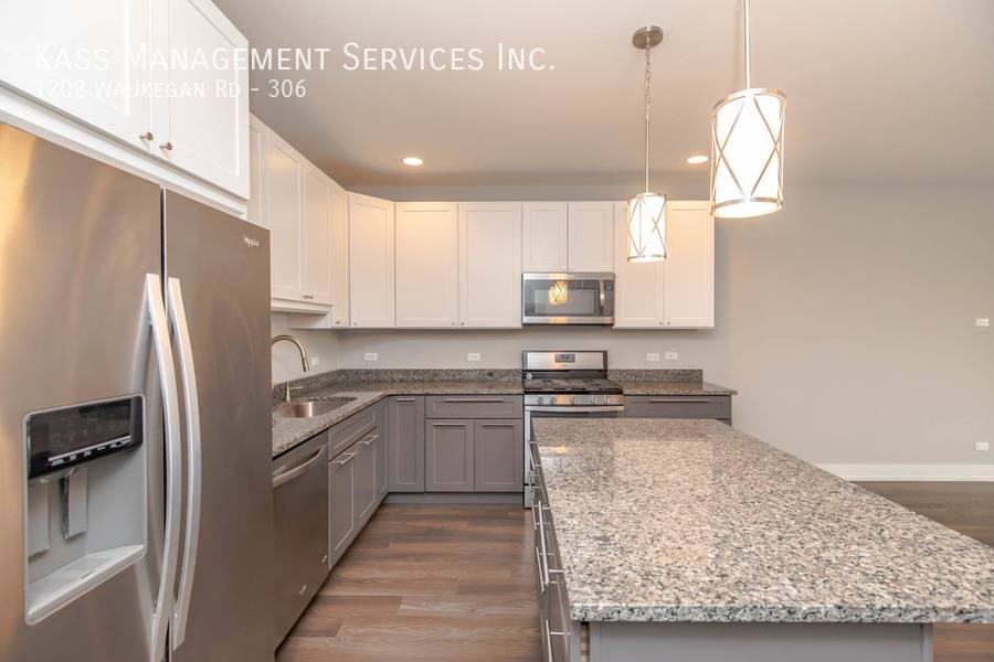 Apartment for rent at 1202 Waukegan Rd #306, Glenview, IL 60025