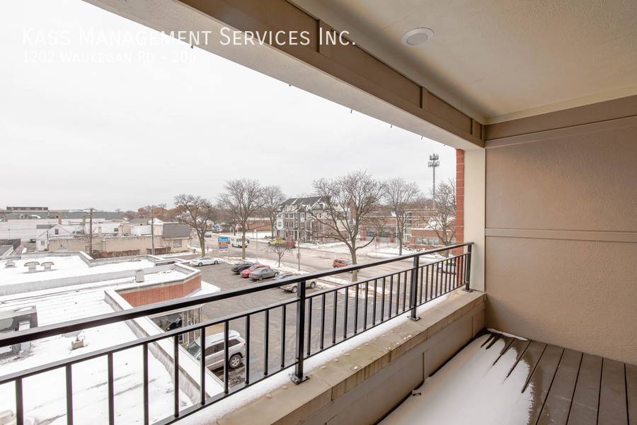 Apartment for rent at 1202 Waukegan Rd #306, Glenview, IL 60025