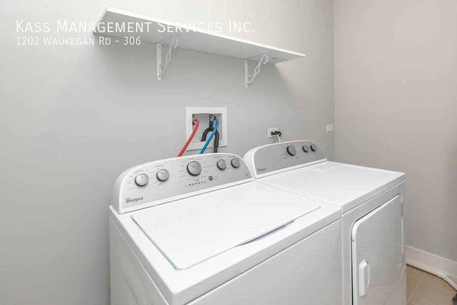 Apartment for rent at 1202 Waukegan Rd #306, Glenview, IL 60025