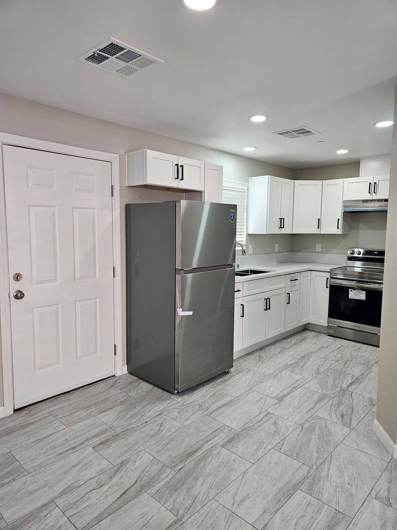 Apartment for rent at 172 Alamo St, Calipatria, CA 92233
