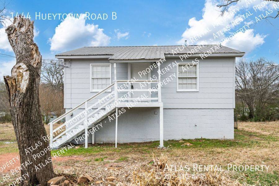 House for rent at 1444 Hueytown Rd #B, Bessemer, AL 35023