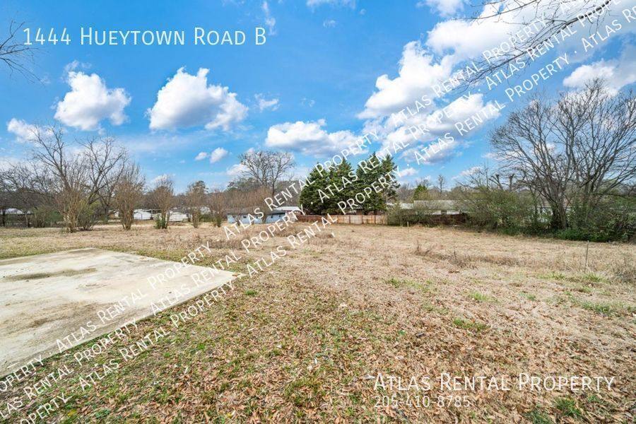 House for rent at 1444 Hueytown Rd #B, Bessemer, AL 35023