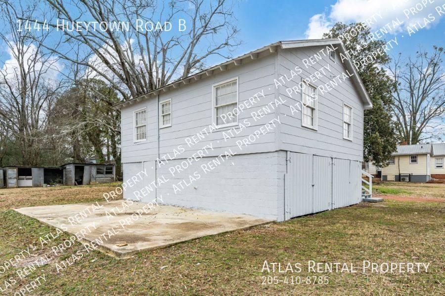 House for rent at 1444 Hueytown Rd #B, Bessemer, AL 35023