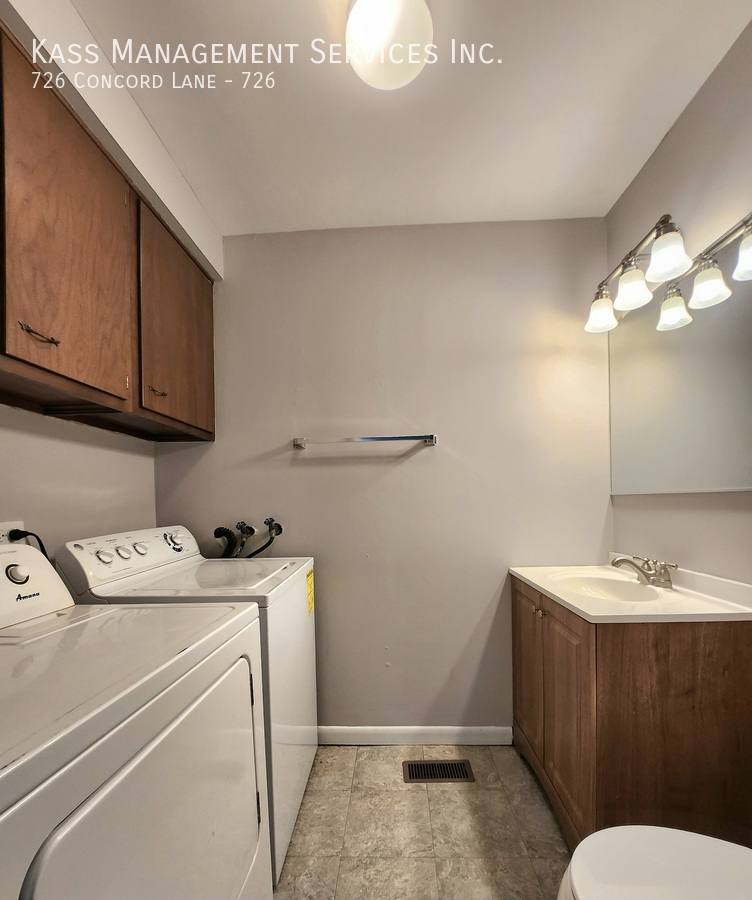 Townhouse for rent at 726 Concord Lane #726, Barrington, IL 60010
