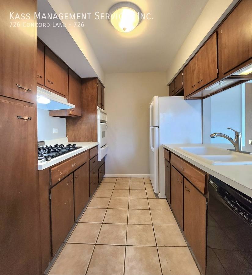Townhouse for rent at 726 Concord Lane #726, Barrington, IL 60010