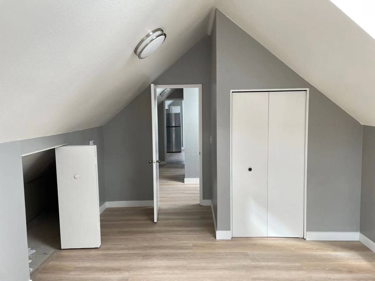 Apartment for rent at 852 NE 57th St, Seattle, WA 98105