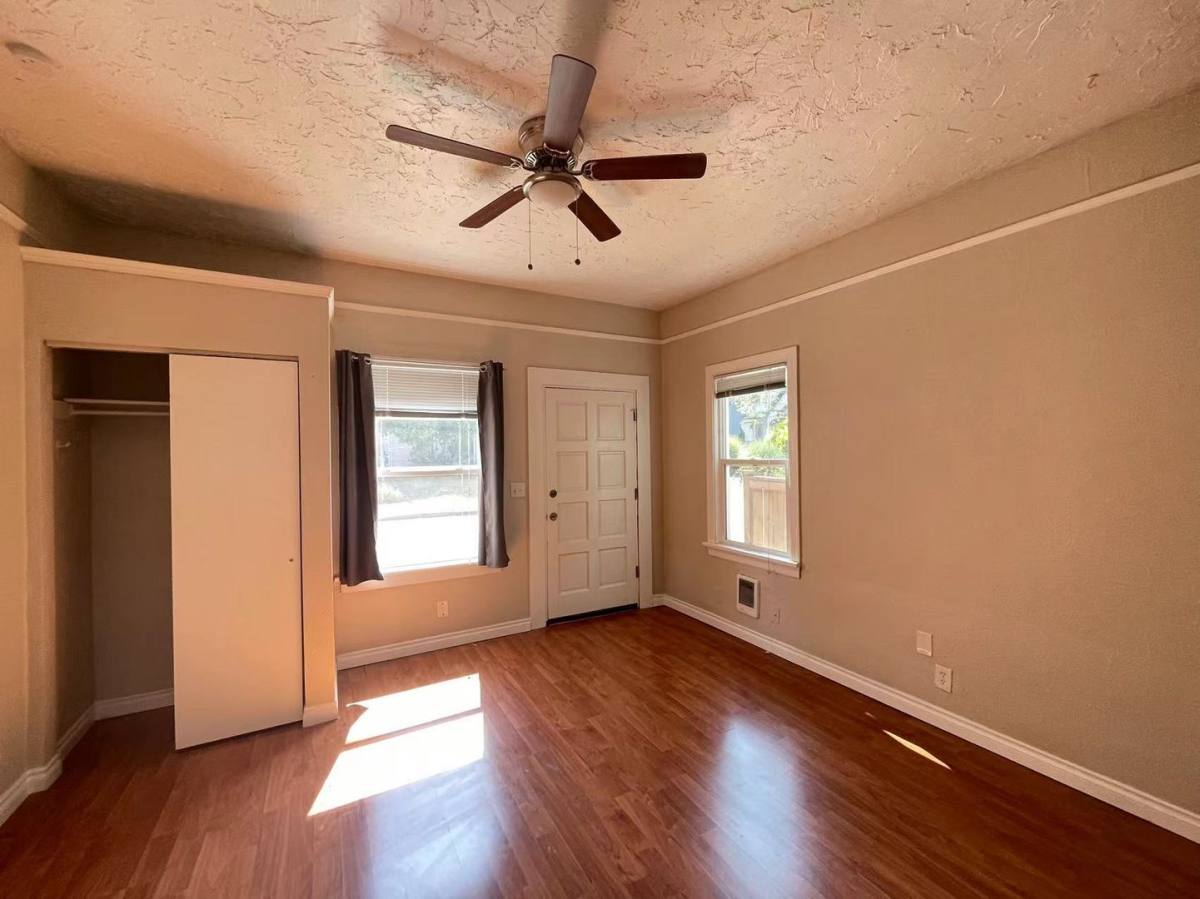 Apartment for rent at 852 NE 57th St, Seattle, WA 98105