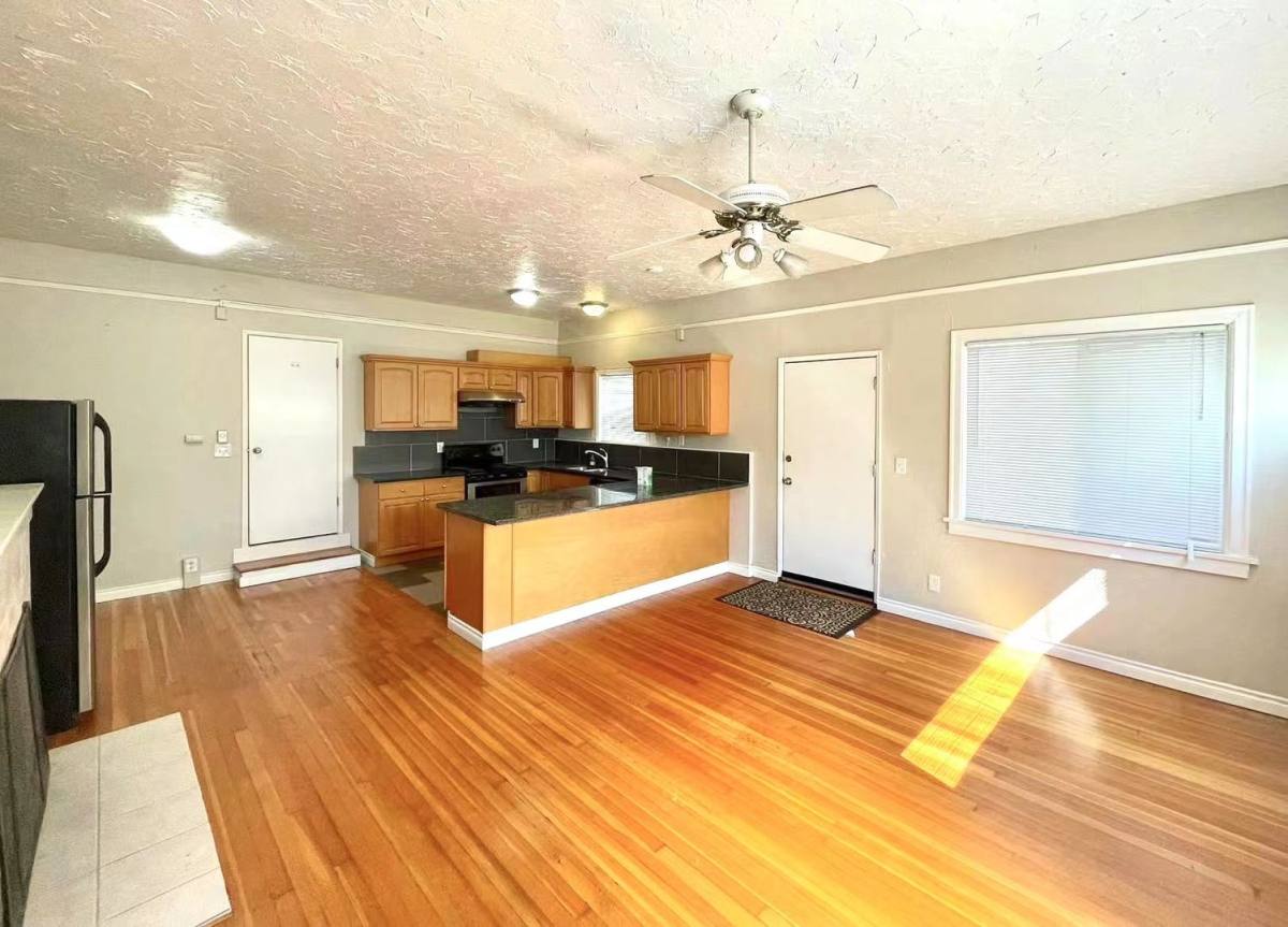 Apartment for rent at 852 NE 57th St, Seattle, WA 98105