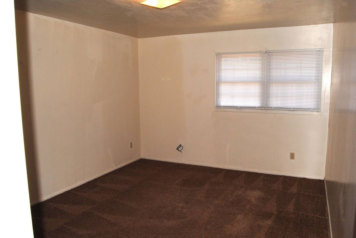 Apartment for rent at 200 Douglas St, Bakersfield, CA 93308