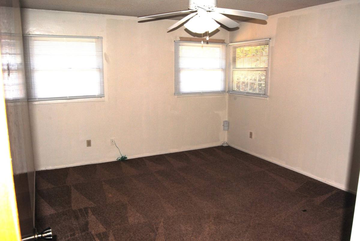 Apartment for rent at 200 Douglas St, Bakersfield, CA 93308