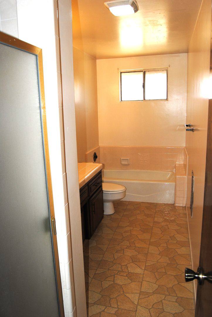 Apartment for rent at 200 Douglas St, Bakersfield, CA 93308