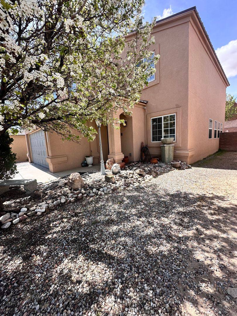 House for rent at 651 Vermilion Court NW, Albuquerque, NM 87120